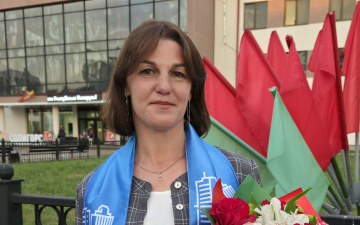 Почёт и признание: Александра Линик - на районной Доске почёта